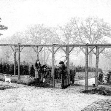 Hampton Lucy.  Garden at Ryon Hill