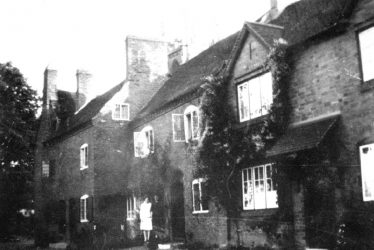 Hampton Lucy.  Church Street