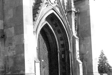Hampton Lucy.  St Peter's church door