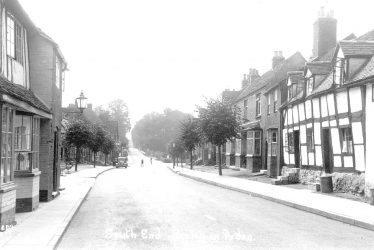 Henley in Arden.  South End