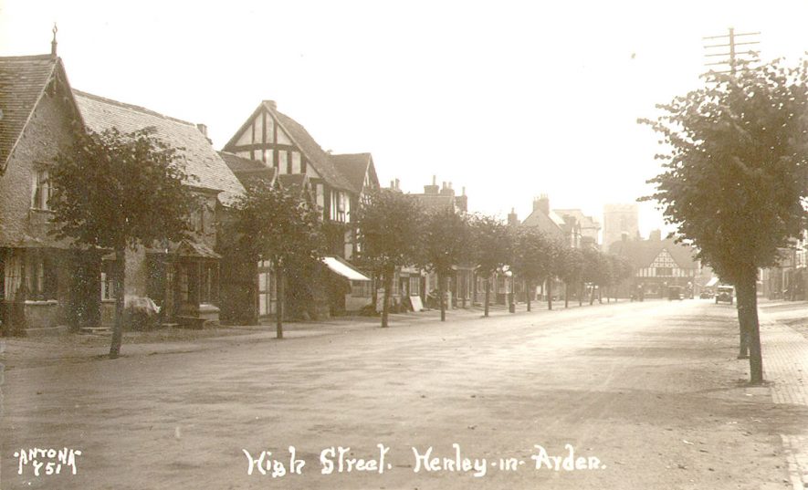 High Street, Henley in Arden.  1910s |  IMAGE LOCATION: (Warwickshire County Record Office)