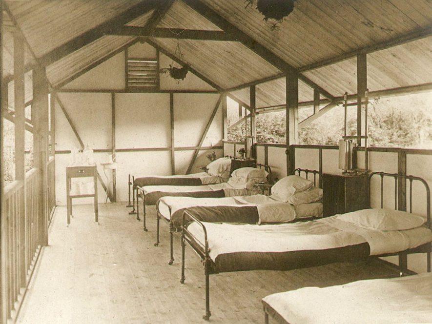 Henley in Arden Red Cross Hospital an open air ward.  1915 |  IMAGE LOCATION: (Warwickshire County Record Office)