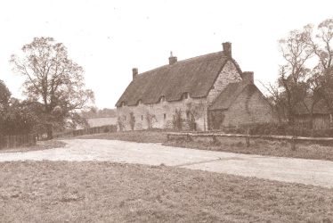 Idlicote.  Peach cottages
