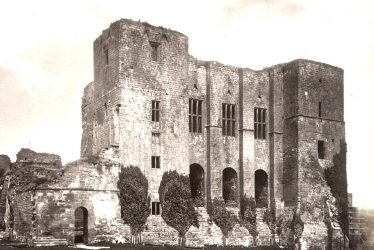 Kenilworth.  Castle