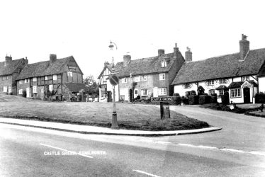 Kenilworth.  Castle Green