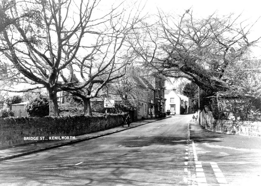 Bridge Street, Kenilworth.  1950s |  IMAGE LOCATION: (Warwickshire County Record Office)