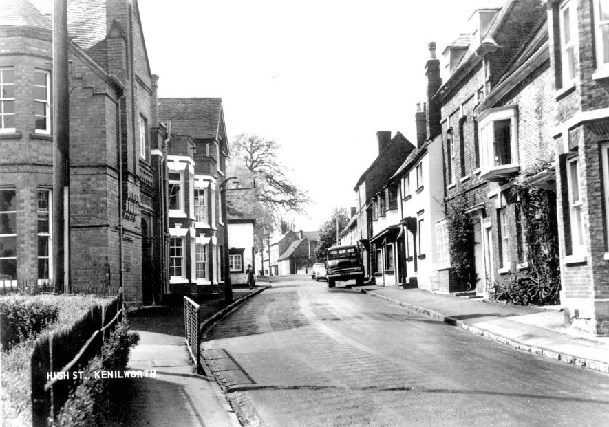 High Street, Kenilworth.  1950 |  IMAGE LOCATION: (Warwickshire County Record Office)