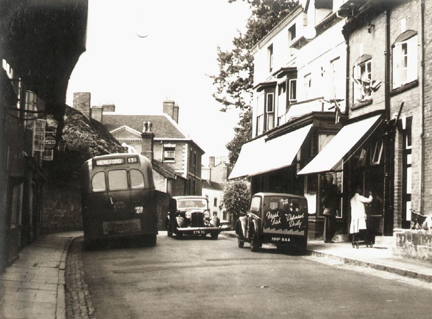 New Street, Kenilworth.  1949 |  IMAGE LOCATION: (Warwickshire County Record Office)