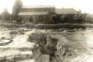 Kenilworth.  St Nicholas Church and excavations of Abbey