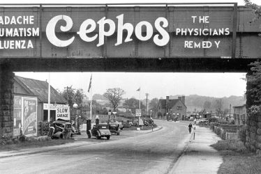 Kenilworth.  Crackley Hill, Coventry Road