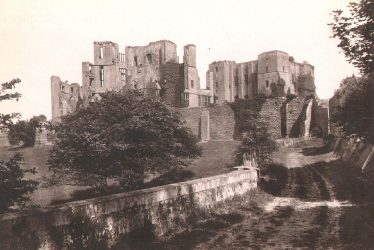 Kenilworth.  Castle