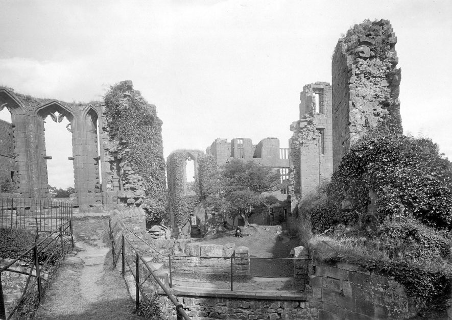 Kenilworth Castle, showing Leicester's Building & Presence Chamber from Great Hall.  Oriel on left.  1892-1904 |  IMAGE LOCATION: (Warwickshire County Record Office)