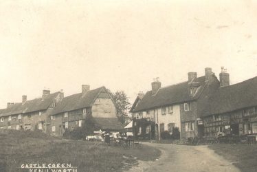 Kenilworth.  Castle Green