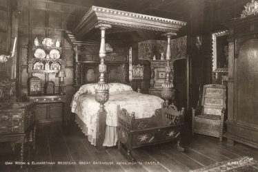 Kenilworth.  Castle, Oak Room in The Great Gatehouse