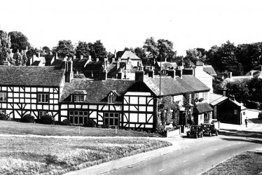 Kenilworth.  Queen & Castle Hotel