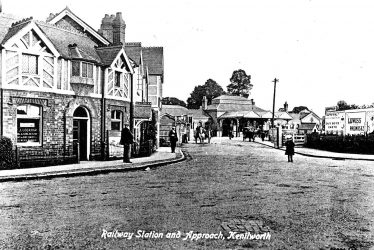 Kenilworth.  Railway Station and approach