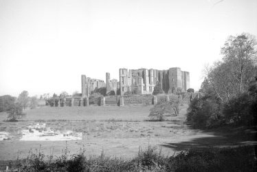 Kenilworth.  Castle