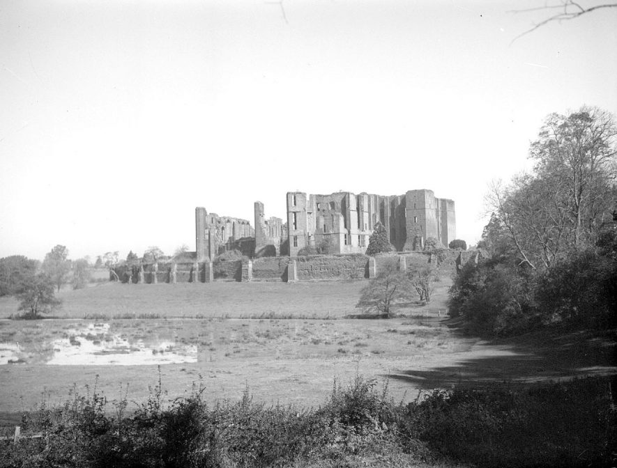 Kenilworth Castle.  November 10th 1954. |  IMAGE LOCATION: (Warwickshire County Record Office)