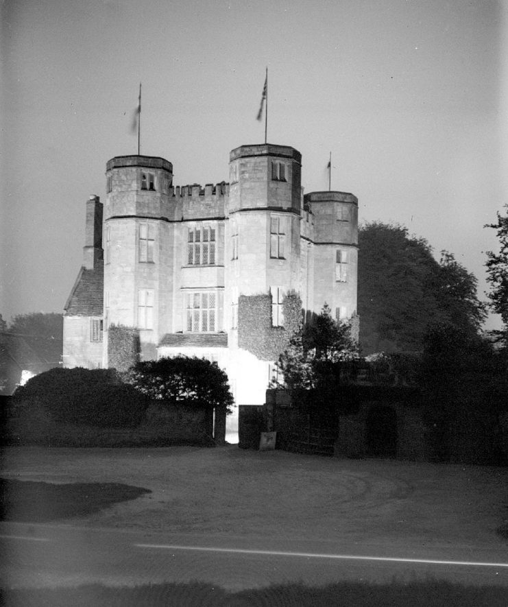 Kenilworth Castle gatehouse by floodlight.  1935 |  IMAGE LOCATION: (Warwickshire County Record Office)