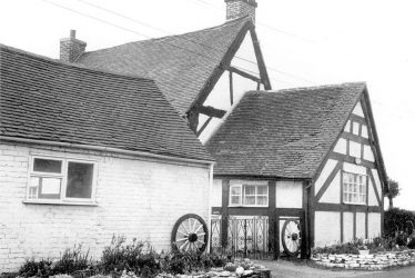 Lea Marston.  Dunton Lane House adjoining Haunch Cottage