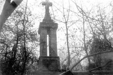 Leek Wootton.  Gaveston Monument, Blacklow Hill