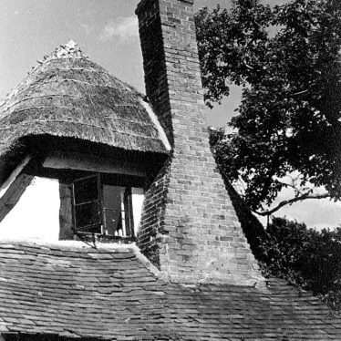 Welford on Avon.  Lychgate Cottage