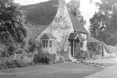 Welford on Avon.  Boat Cottage (formerly Boat Inn)