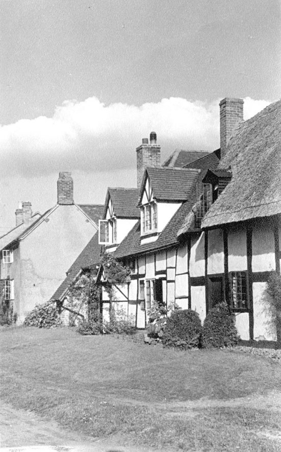Greenbank Cottage, Welford on Avon.  1947 |  IMAGE LOCATION: (Warwickshire County Record Office)