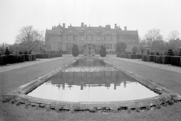 Moreton Paddox.  Rear of house with ornamental lake