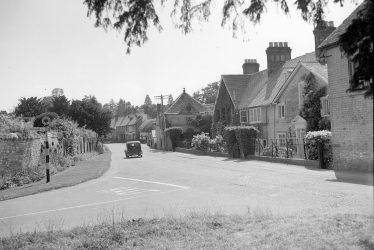Moreton Morrell.  Village street