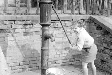 Moreton Morrell.  Village pump