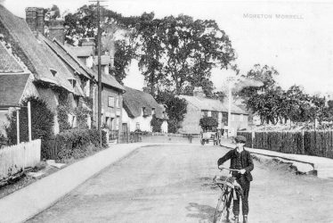 Moreton Morrell.  A village street