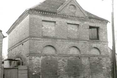 Moreton Morrell.  Morton House dovecote and coach house