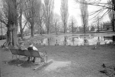 Long Itchington.  Village pond