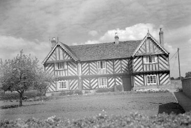 Long Itchington.  Devon House