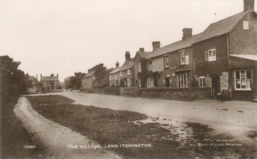 Cottages and Co-operative shop, Long Itchington.  1910s |  IMAGE LOCATION: (Warwickshire County Record Office)