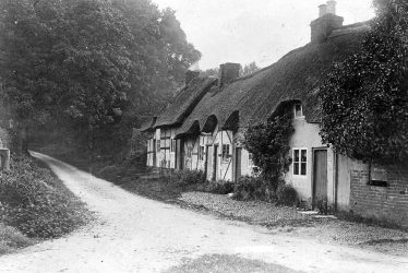 Eathorpe.  Thatched cottages