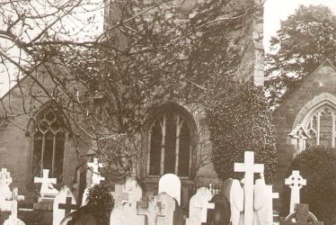 Lillington.  St Mary Magdalene church and churchyard