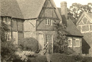 Stoneleigh.  Timbered cottages