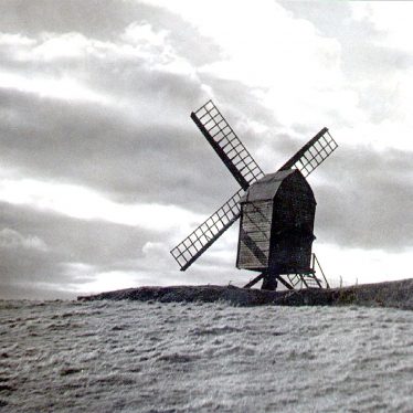 Burton Dassett.  Post windmill