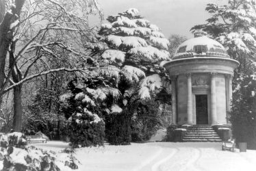 Leamington Spa.  Temple Memorial, Jephson Gardens