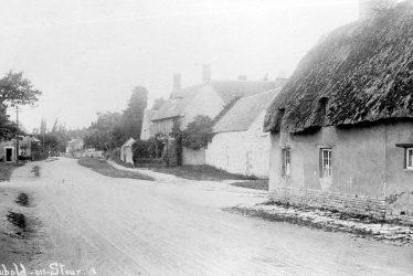 Newbold on Stour.  Village street