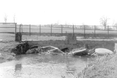 Little Lawford.  Footbridge