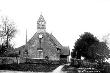 Norton Lindsey.  Holy Trinity church