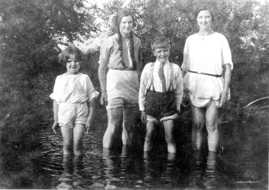 Old Kennels Farm on the Hampton Road, Warwick, inhabited by the Potter family.  Children from the Potter family paddling at Fulbrook.  1930s |  IMAGE LOCATION: (Warwickshire County Record Office) PEOPLE IN PHOTO: Potter, as a surname