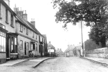 Pailton.  Coventry Road