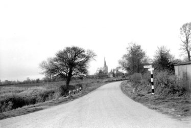 Quinton, Lower.  Road into village