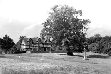 Preston on Stour.  Village view