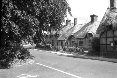 Radford Semele.  Manor Cottage and Old Post Office