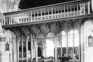 Southam.  St James church interior